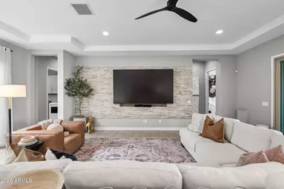 2948 E Crest Lane, Phoenix, AZ 85050 - Photo 13