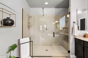 2948 E Crest Ln, Phoenix, AZ 85050 - Photo 31