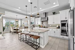 2948 E Crest Ln, Phoenix, AZ 85050 - Photo 7