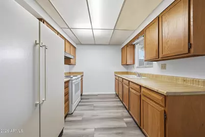 10622 W Coggins Drive, Sun City, AZ 85351 - Photo 15