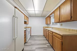 10622 W Coggins Dr, Sun City, AZ 85351 - Photo 15