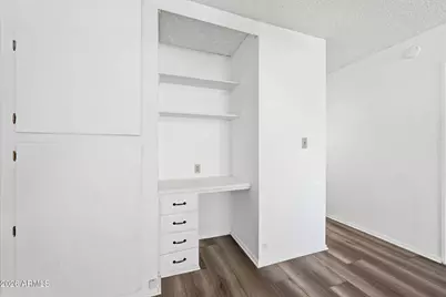 10622 W Coggins Drive, Sun City, AZ 85351 - Photo 11