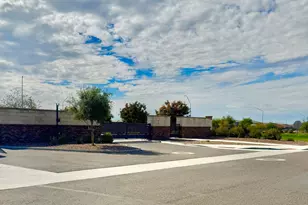 1418 E Blue Spruce Ln, Gilbert, AZ 85298 - Photo 3