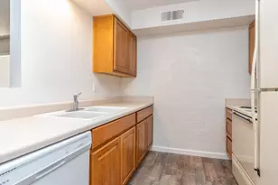 3230 E Pinchot Ave, Phoenix, AZ 85018 - Photo 9