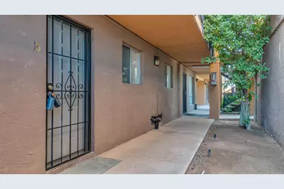 3230 E Pinchot Avenue #16, Phoenix, AZ 85018 - Photo 3