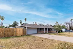 5733 W Royal Palm Rd, Glendale, AZ 85302 - Photo 7