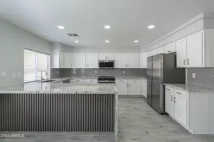 6326 W El Cortez Pl, Phoenix, AZ 85083 - Photo 13
