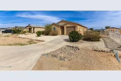 32017 N Poplar Street, Wittmann, AZ 85361 - Photo 3