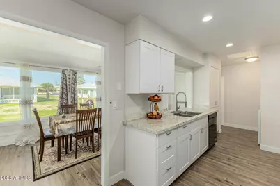 10416 W Bright Angel Circle, Sun City, AZ 85351 - Photo 11