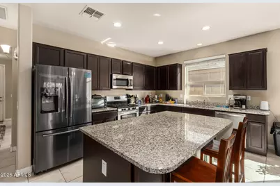 17193 W Lisbon Lane, Surprise, AZ 85388 - Photo 9
