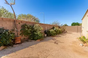 17193 W Lisbon Ln, Surprise, AZ 85388 - Photo 25