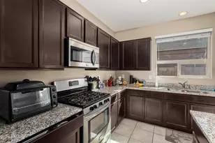 17193 W Lisbon Ln, Surprise, AZ 85388 - Photo 5