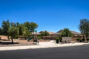 17193 W Lisbon Ln, Surprise, AZ 85388 - Photo 29