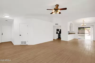 5021 N 86th Avenue, Glendale, AZ 85305 - Photo 9