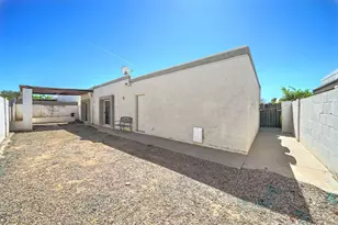1032 E Michelle Dr, Phoenix, AZ 85022 - Photo 27