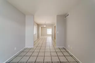 1032 E Michelle Dr, Phoenix, AZ 85022 - Photo 11