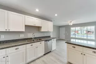 3920 W Tuckey Ln, Phoenix, AZ 85019 - Photo 11