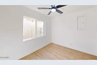 2739 E Tamarisk Avenue #Apt 1, Phoenix, AZ 85040 - Photo 9
