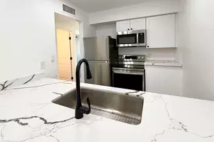 2739 E Tamarisk Ave, Phoenix, AZ 85040 - Photo 3