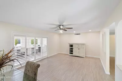 10802 W Cumberland Drive, Sun City, AZ 85351 - Photo 9