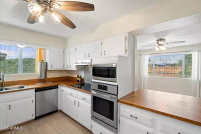 10802 W Cumberland Drive, Sun City, AZ 85351 - Photo 13