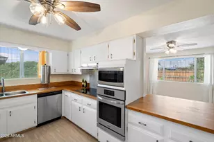 10802 W Cumberland Dr, Sun City, AZ 85351 - Photo 13