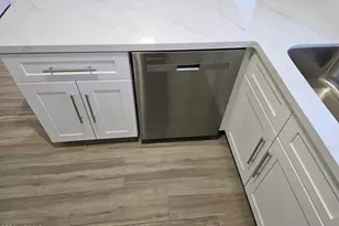 8949 W Cinnabar Ave, Peoria, AZ 85345 - Photo 13