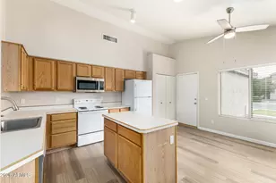 3136 E Desert Ln, Gilbert, AZ 85234 - Photo 7