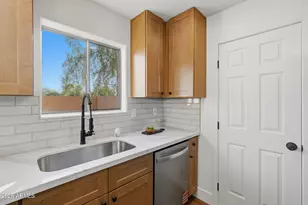 15651 N 29th Way, Phoenix, AZ 85032 - Photo 9