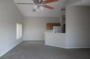 10831 W Laurie Ln, Peoria, AZ 85345 - Photo 9