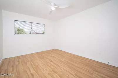 9638 W Cinnabar Avenue #B, Peoria, AZ 85345 - Photo 11