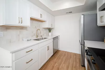 9638 W Cinnabar Avenue #B, Peoria, AZ 85345 - Photo 9