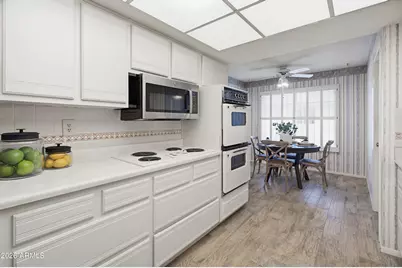 12926 W Shadow Hills Drive, Sun City West, AZ 85375 - Photo 11