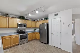 15906 W Cottonwood St, Surprise, AZ 85374 - Photo 17