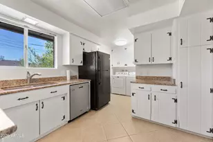 8520 E Roma Ave, Scottsdale, AZ 85251 - Photo 13