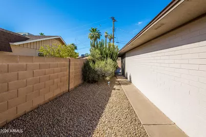 8520 E Roma Avenue, Scottsdale, AZ 85251 - Photo 35