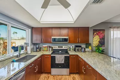 10802 N 39th Avenue, Phoenix, AZ 85029 - Photo 11