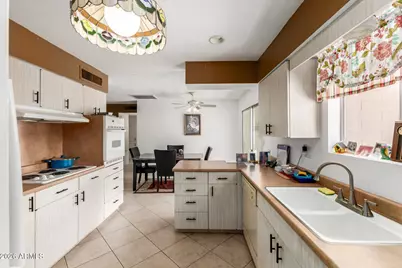 10303 W Deanne Drive, Sun City, AZ 85351 - Photo 11