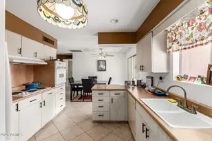 10303 W Deanne Dr, Sun City, AZ 85351 - Photo 11