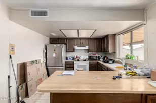 8935 W Heatherbrae Dr, Phoenix, AZ 85037 - Photo 9