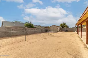 8935 W Heatherbrae Dr, Phoenix, AZ 85037 - Photo 23