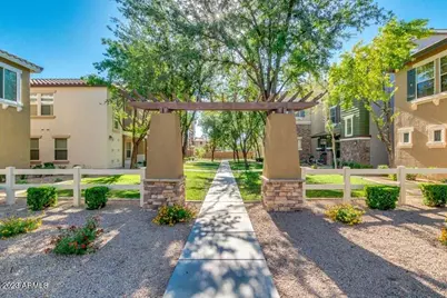 160 W Commerce Court, Gilbert, AZ 85233 - Photo 17