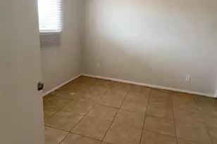 7619 W Clarendon Ave, Phoenix, AZ 85033 - Photo 11