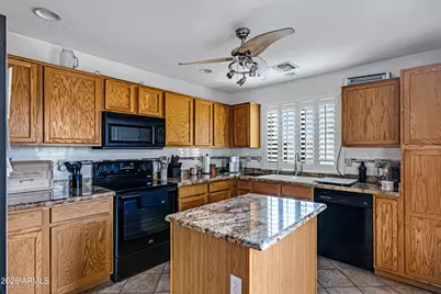 33198 N Cat Hills Avenue, San Tan Valley, AZ 85144 - Photo 11