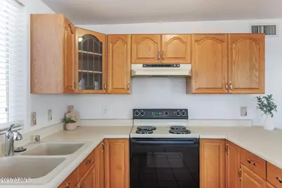 15260 S Padres Road, Arizona City, AZ 85123 - Photo 11