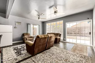 1635 W Dunbar Dr, Phoenix, AZ 85041 - Photo 19