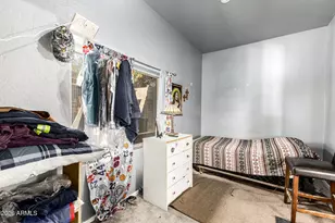 1635 W Dunbar Dr, Phoenix, AZ 85041 - Photo 31