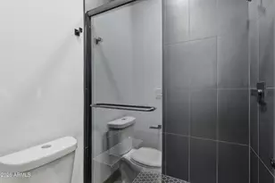 2813 E Trumbull Rd, Phoenix, AZ 85040 - Photo 31