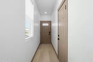 2813 E Trumbull Rd, Phoenix, AZ 85040 - Photo 7