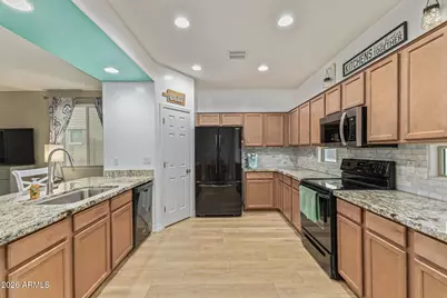 7572 W Quail Track Drive, Peoria, AZ 85383 - Photo 9